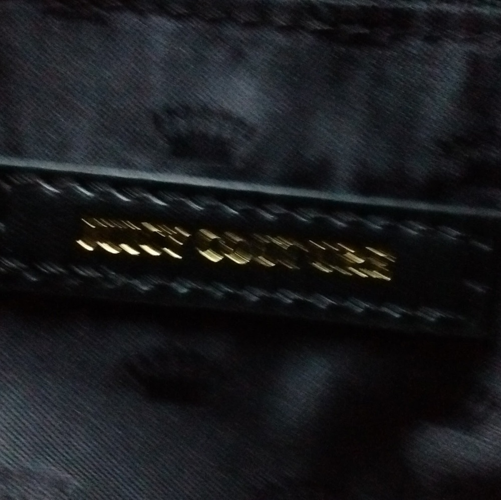 Juicy Couture - Picture 3 of 5